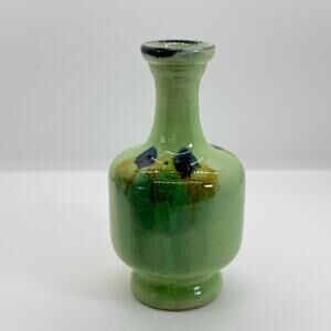 VTG Action Cheswick PA Green Bud Vase Hand Crafted Ceramics Taiwan Abstract MCM